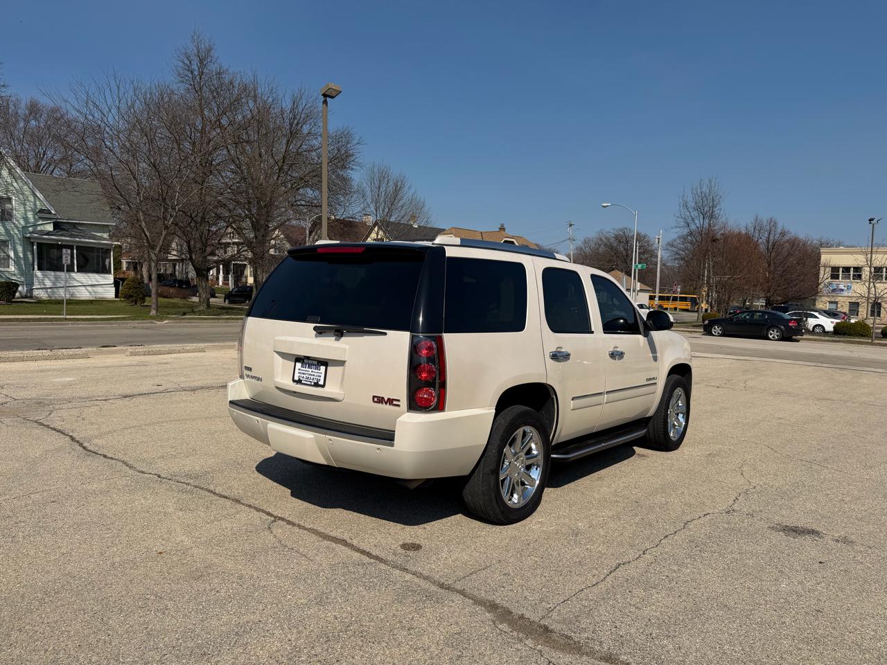GMC Yukon Denali 4WD 2012