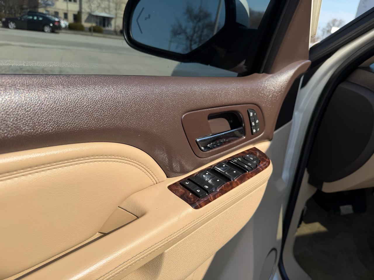 GMC Yukon Denali 4WD 2012