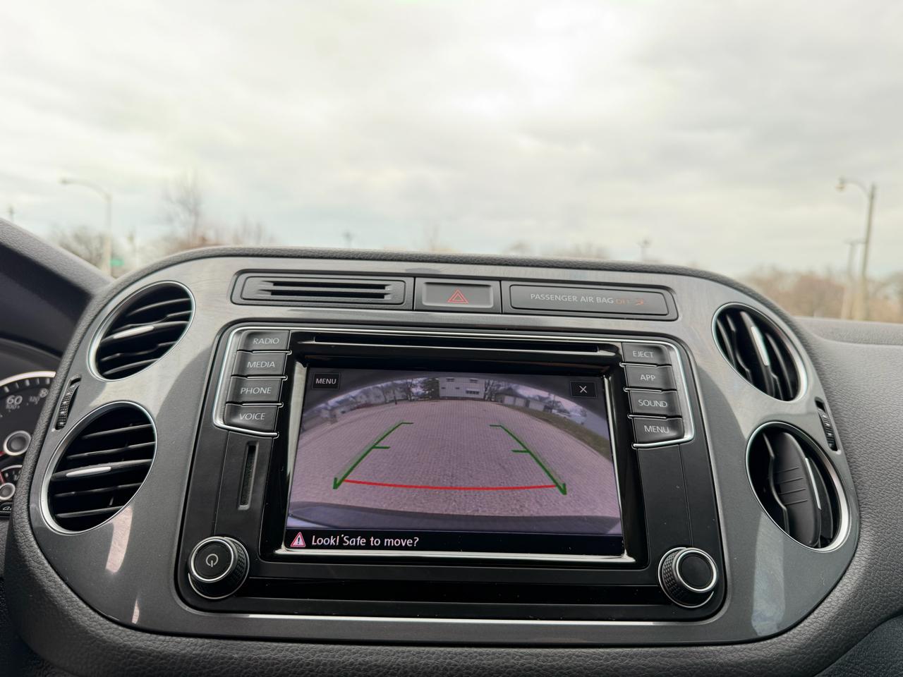 Volkswagen Tiguan S 2017