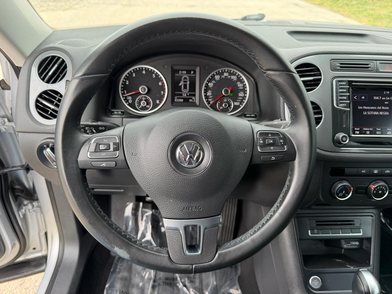 Volkswagen Tiguan S 2017