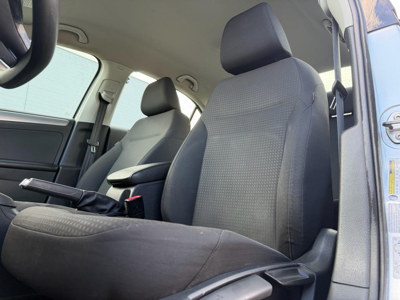 Volkswagen Jetta SE 6A 2015