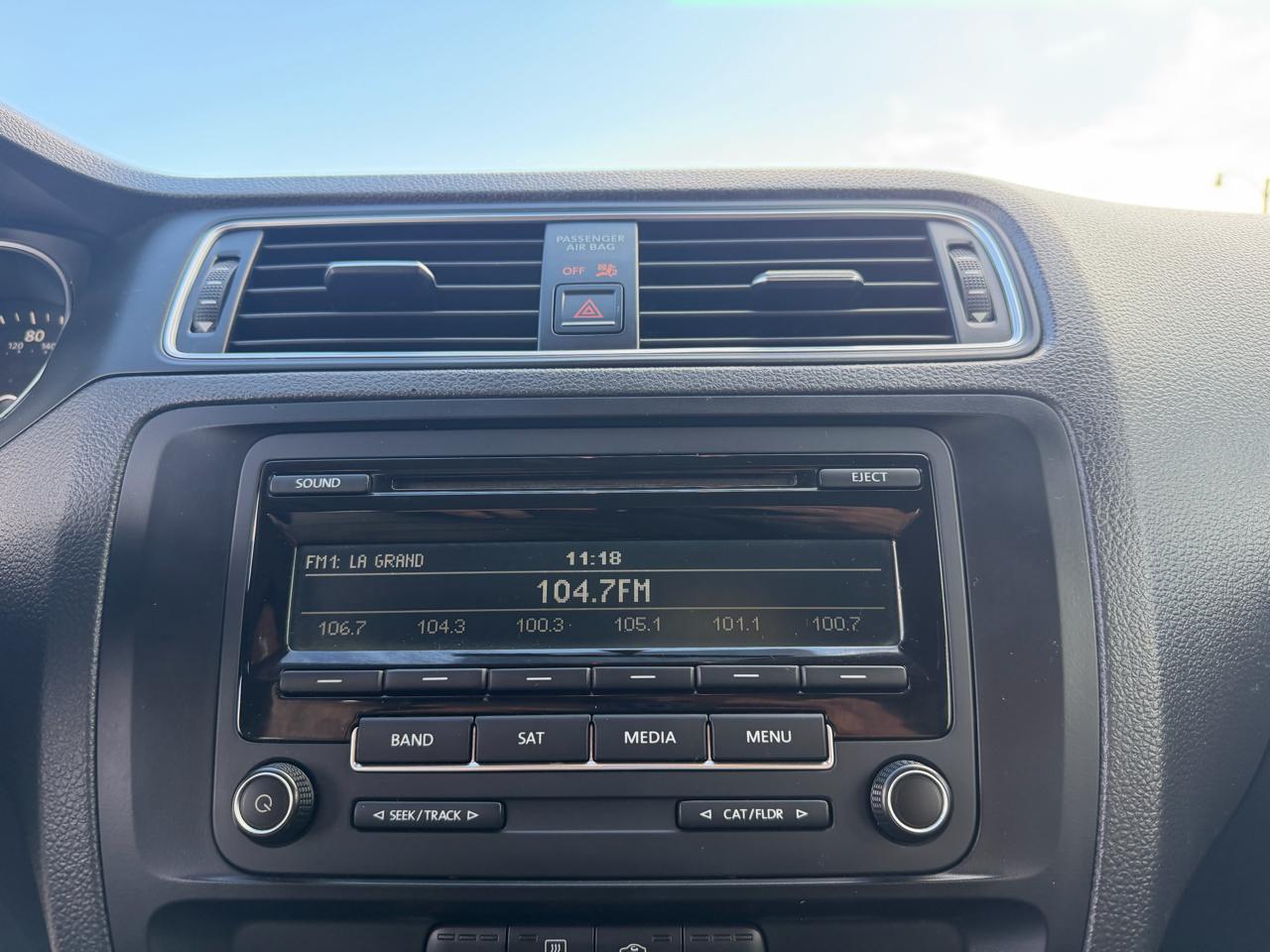 Volkswagen Jetta SE 6A 2015