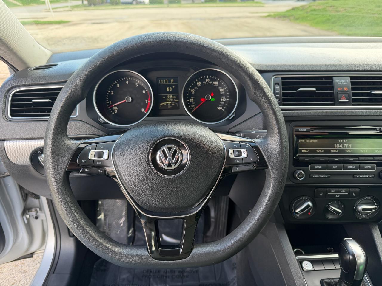 Volkswagen Jetta SE 6A 2015