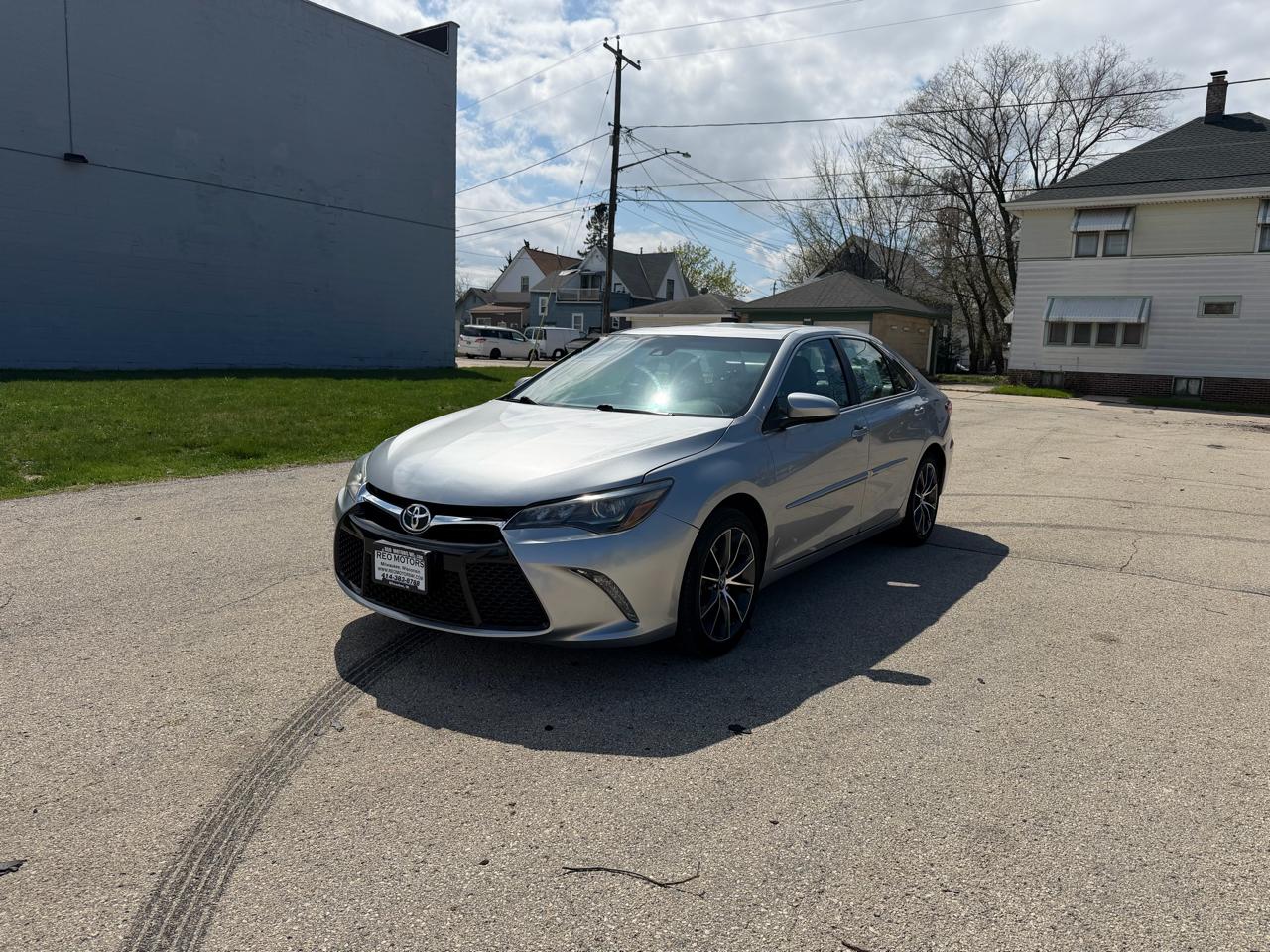 Toyota Camry XLE V6 2016