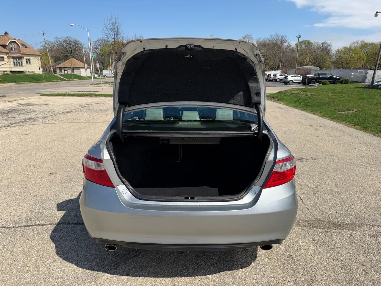 Toyota Camry XLE V6 2016