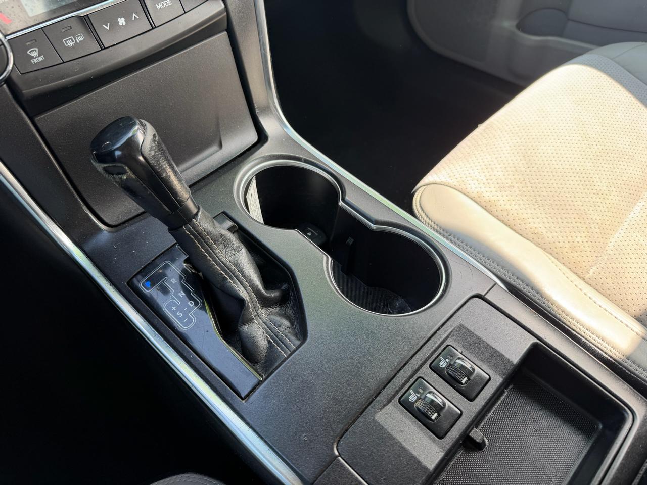 Toyota Camry XLE V6 2016