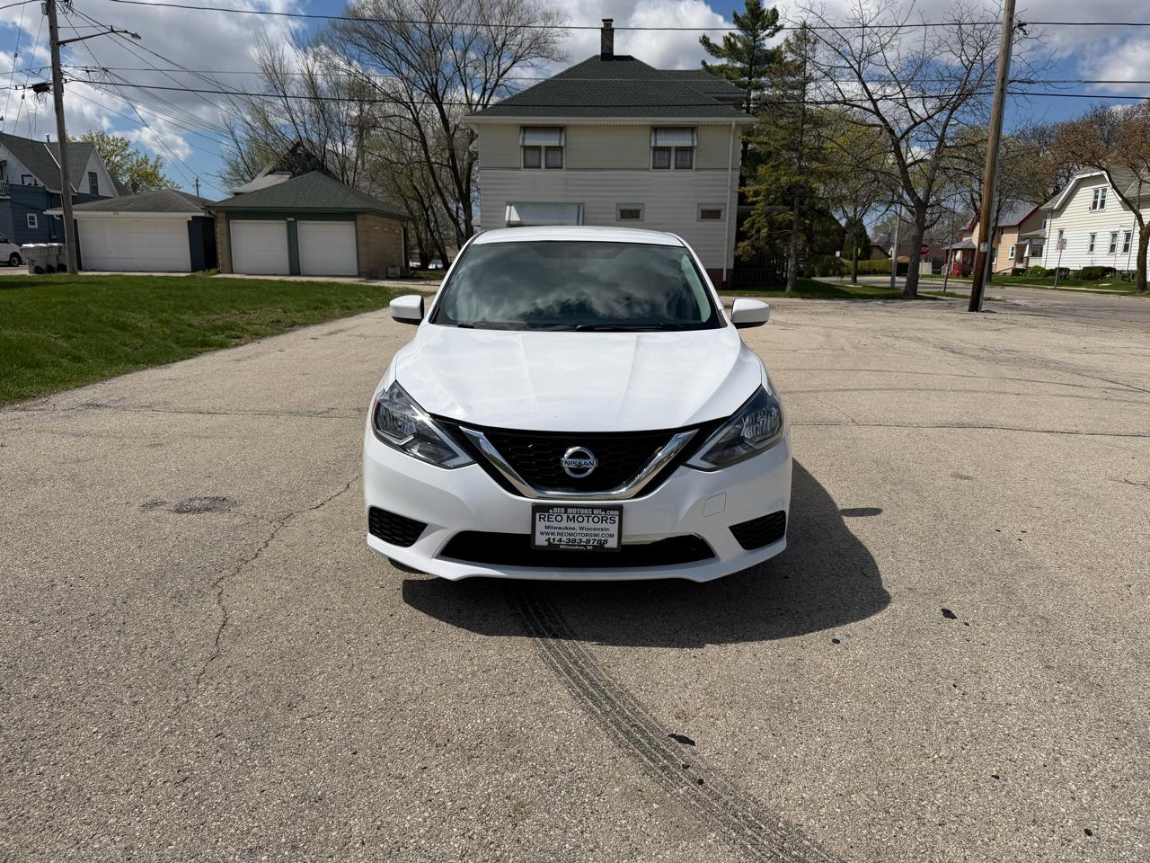 Nissan Sentra S 6MT 2017