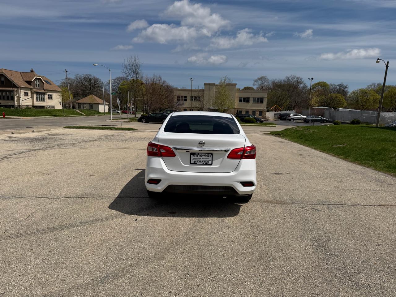 Nissan Sentra S 6MT 2017