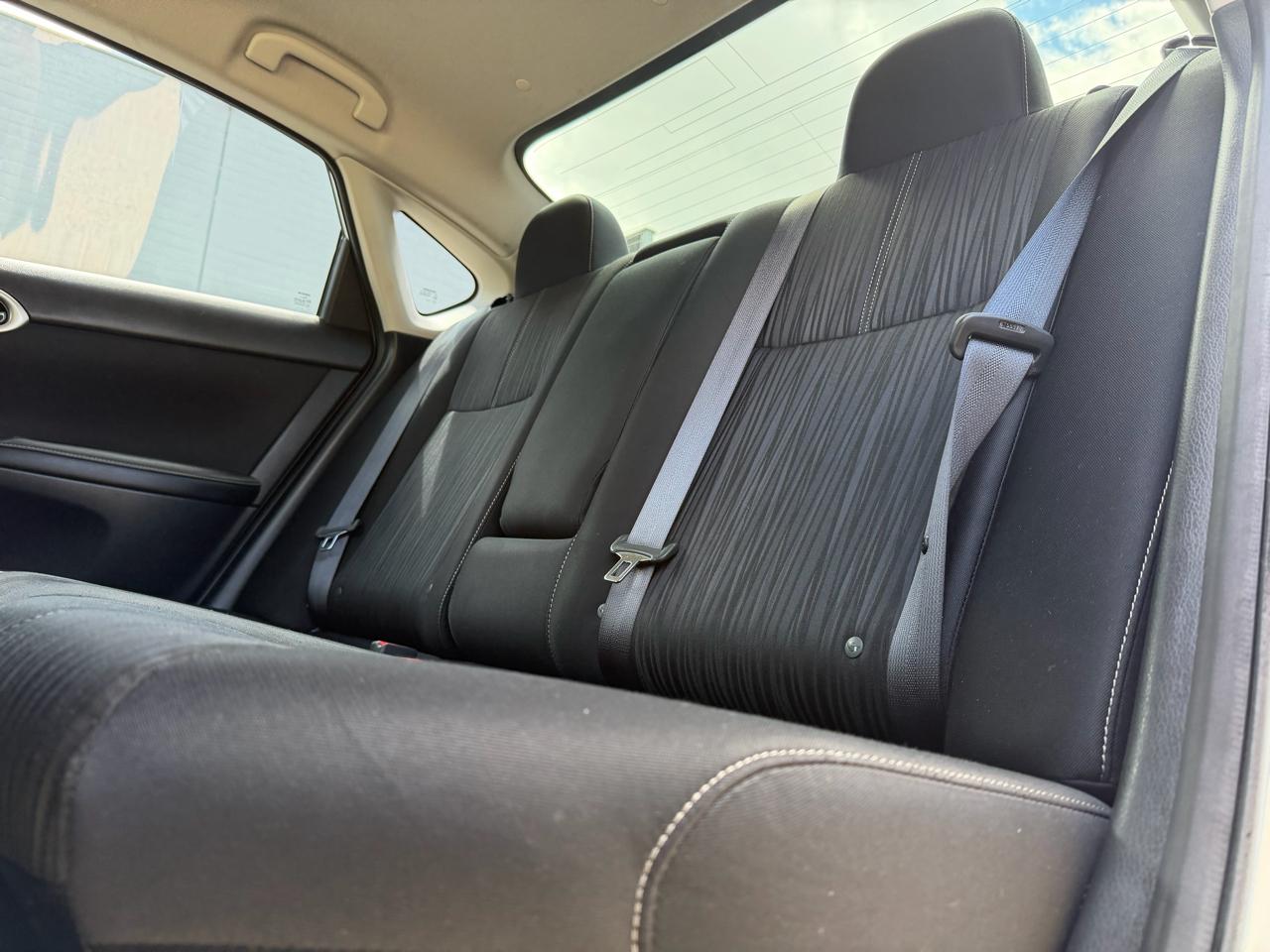 Nissan Sentra S 6MT 2017