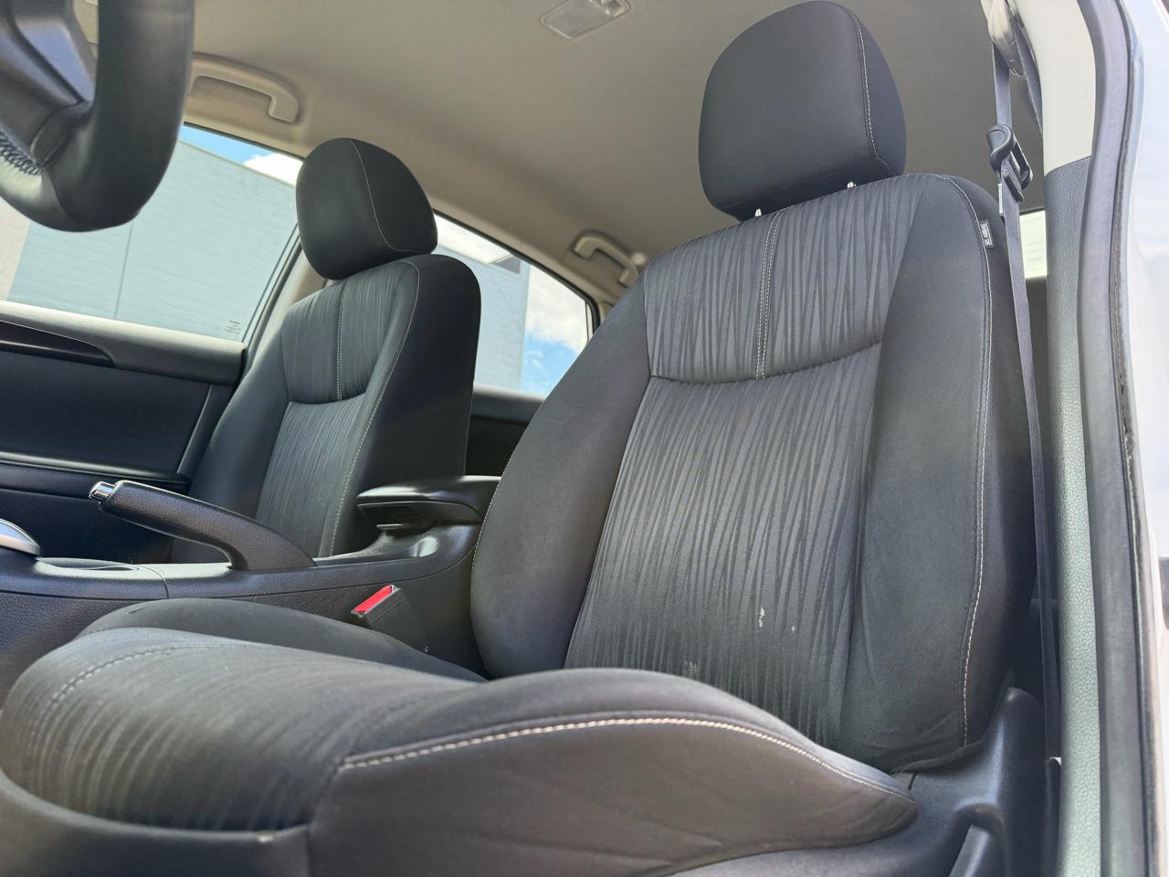 Nissan Sentra S 6MT 2017