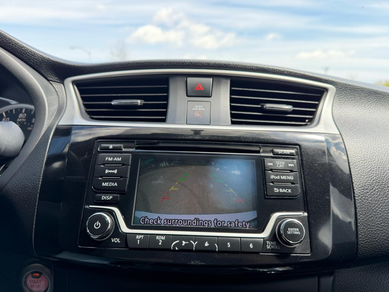 Nissan Sentra S 6MT 2017