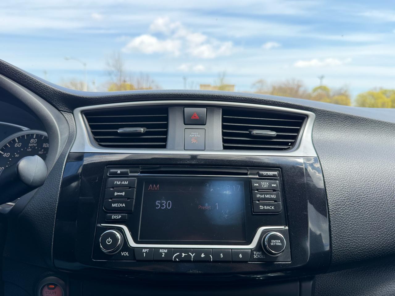 Nissan Sentra S 6MT 2017