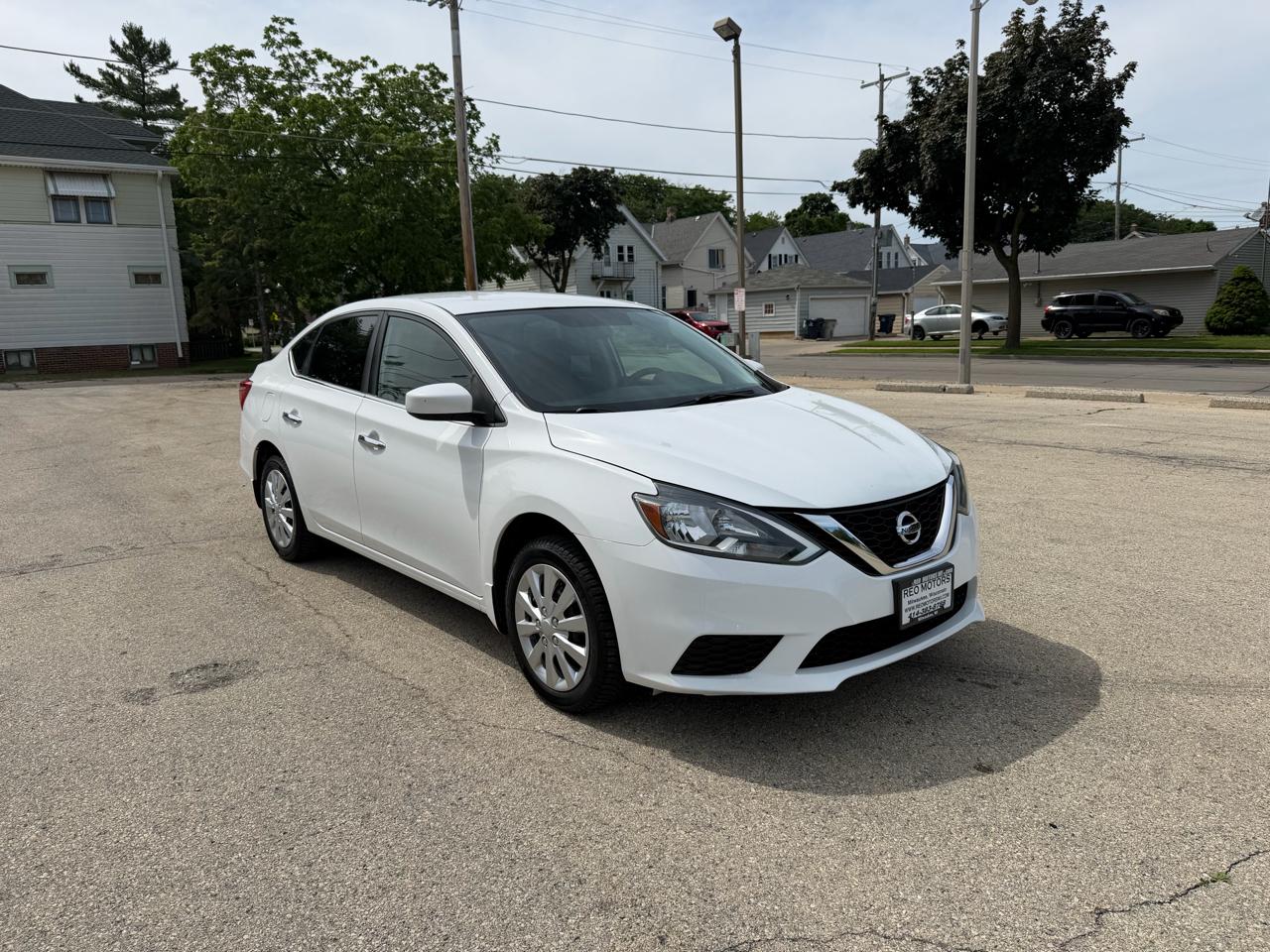 Nissan Sentra S 6MT 2017