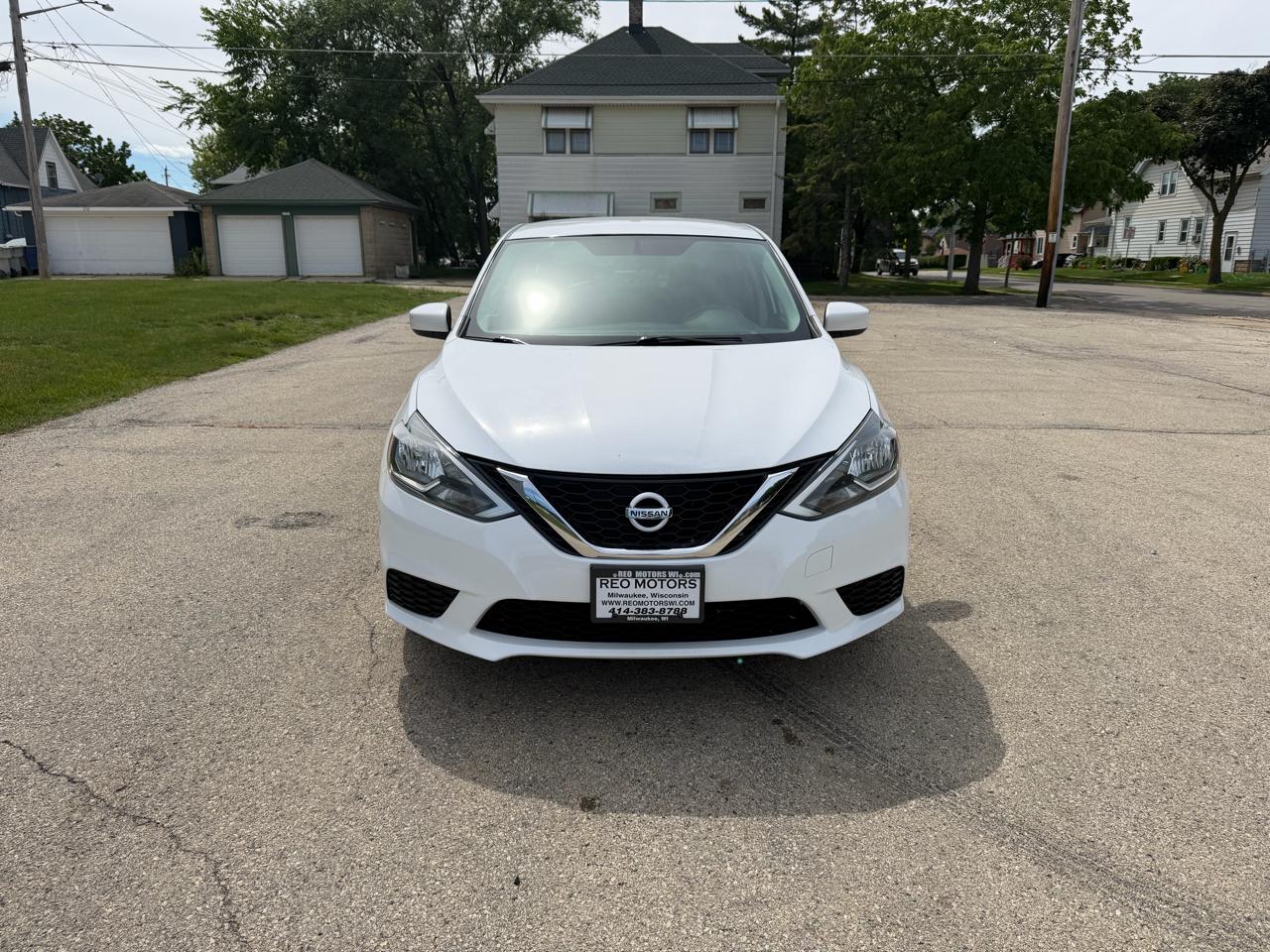 Nissan Sentra S 6MT 2017