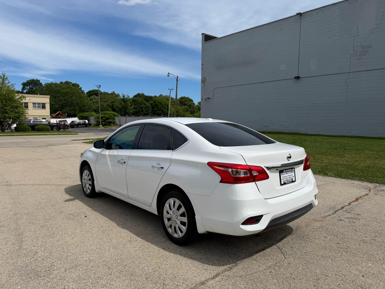 Nissan Sentra S 6MT 2017
