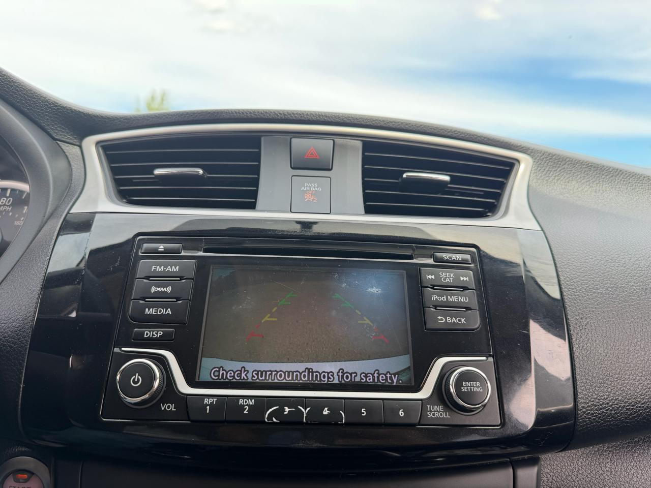 Nissan Sentra S 6MT 2017