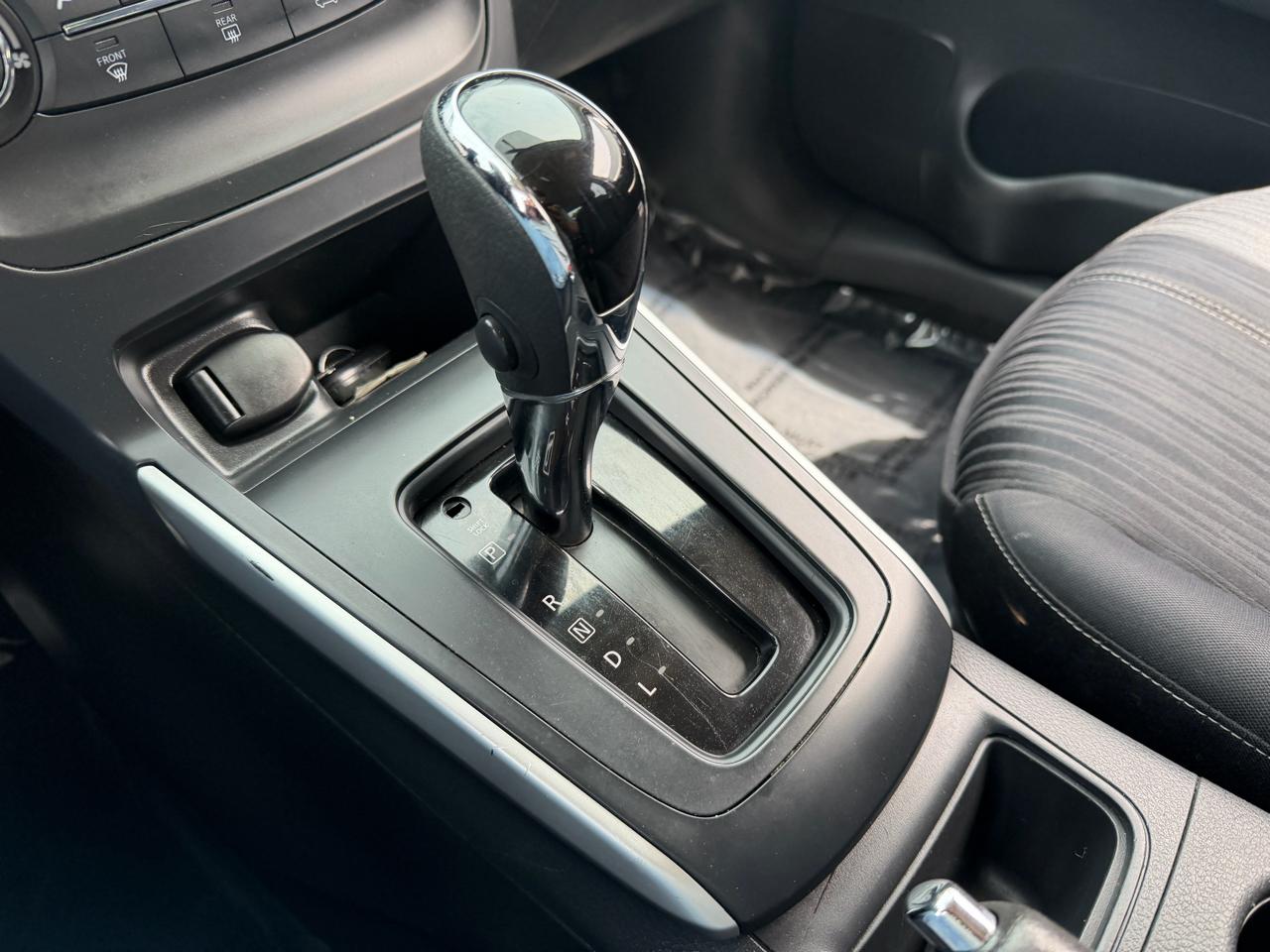 Nissan Sentra S 6MT 2017