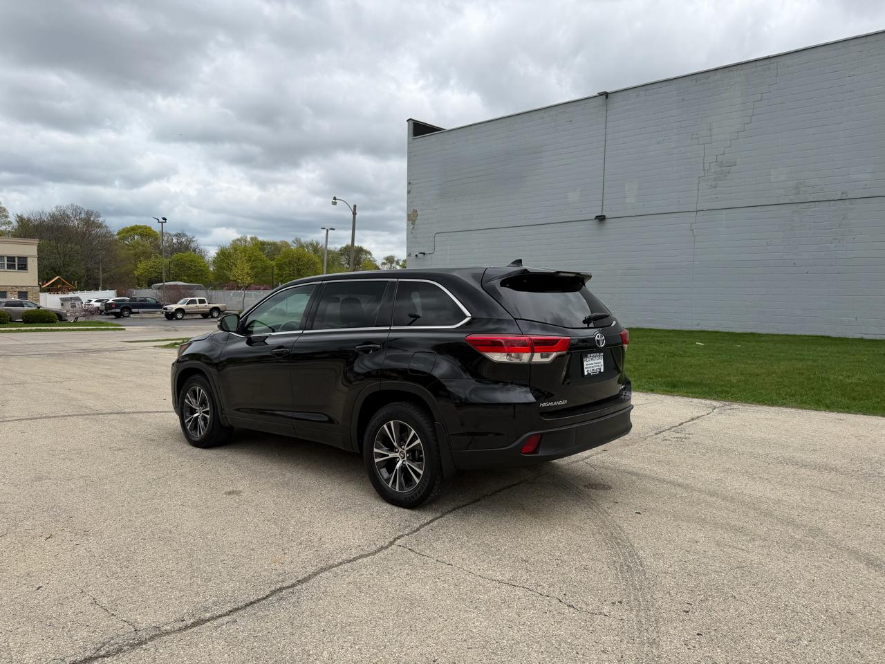 Toyota Highlander LE Plus AWD V6 2017