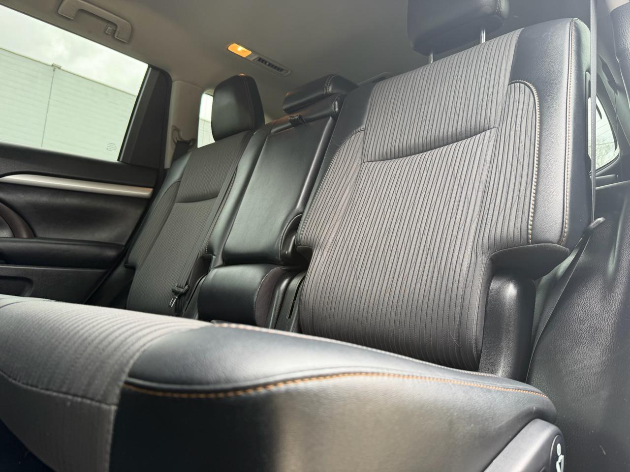 Toyota Highlander LE Plus AWD V6 2017