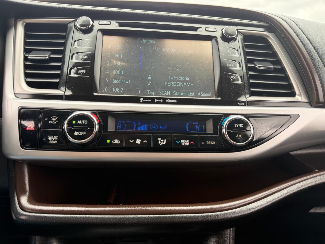 Toyota Highlander LE Plus AWD V6 2017