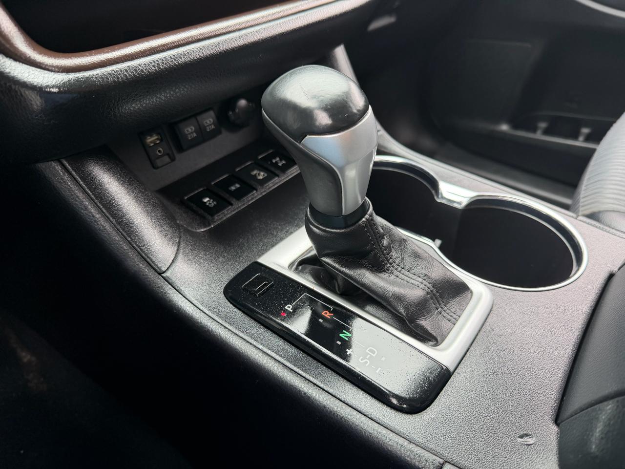 Toyota Highlander LE Plus AWD V6 2017