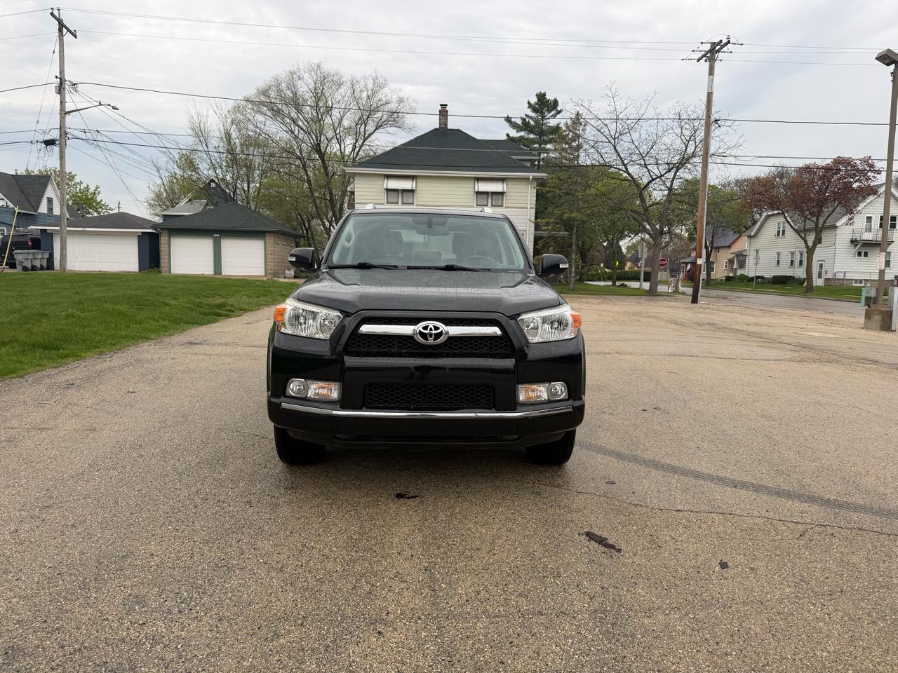 Toyota 4Runner SR5 4WD 2011