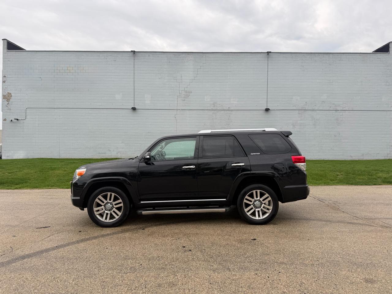 Toyota 4Runner SR5 4WD 2011