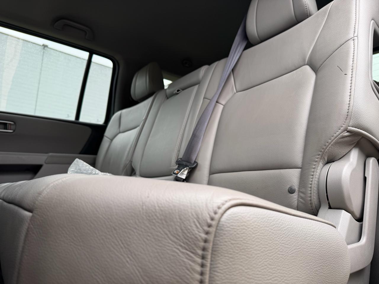 Honda Pilot EX-L 4WD 5-Spd AT with DVD 2013