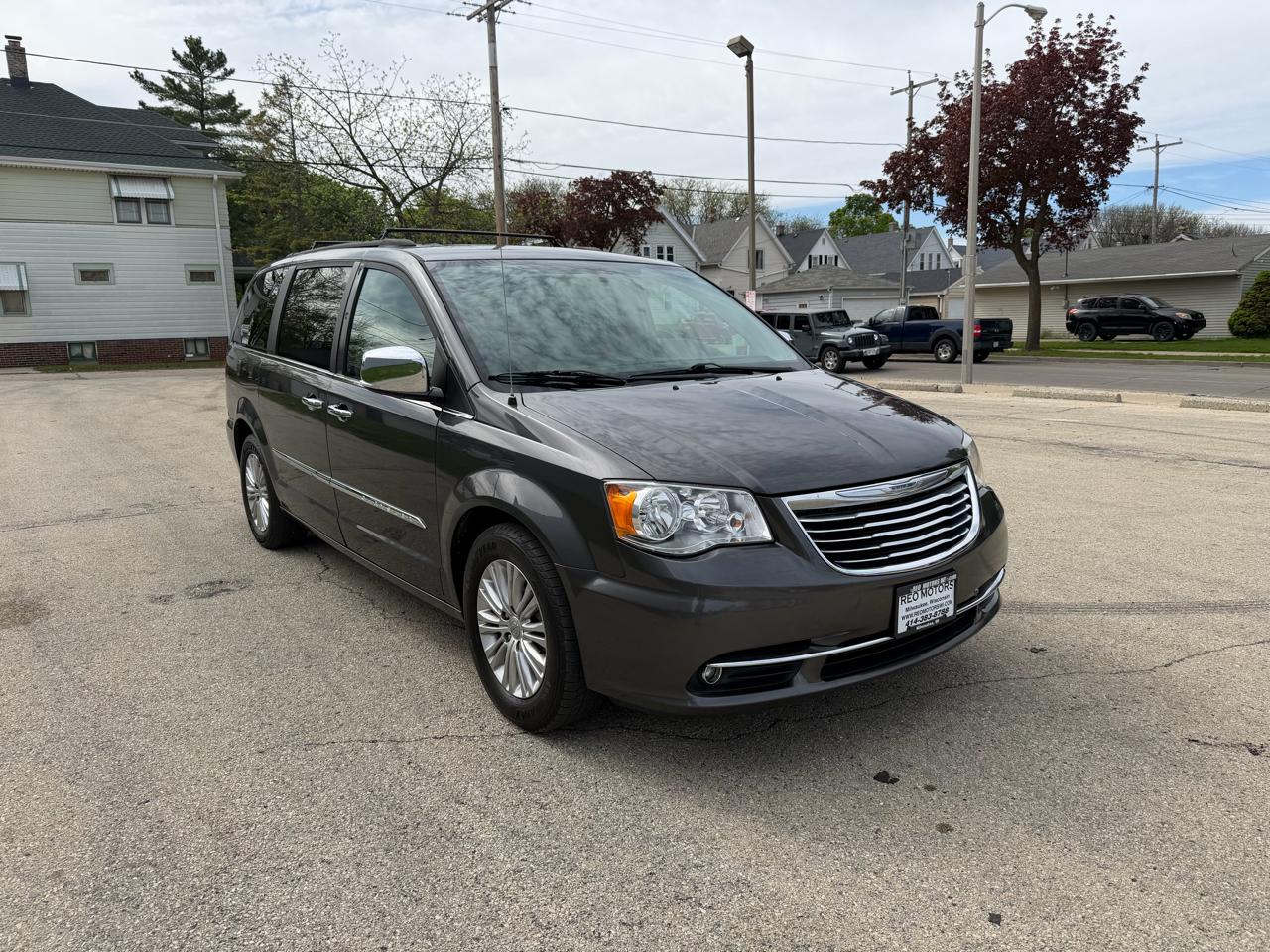 2015 Chrysler Town & Country Touring-L