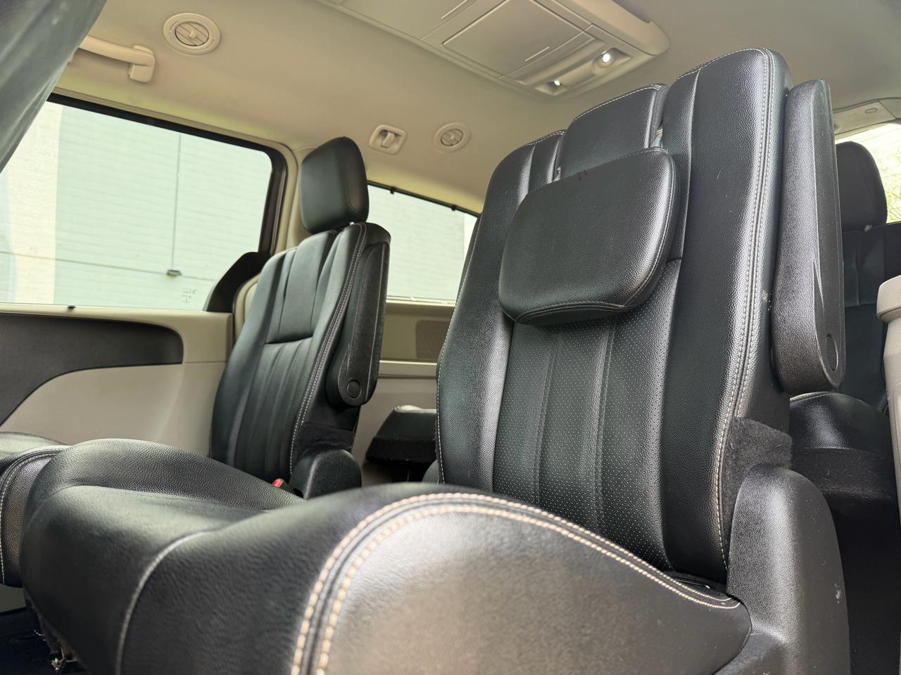 Chrysler Town & Country Touring-L 2015