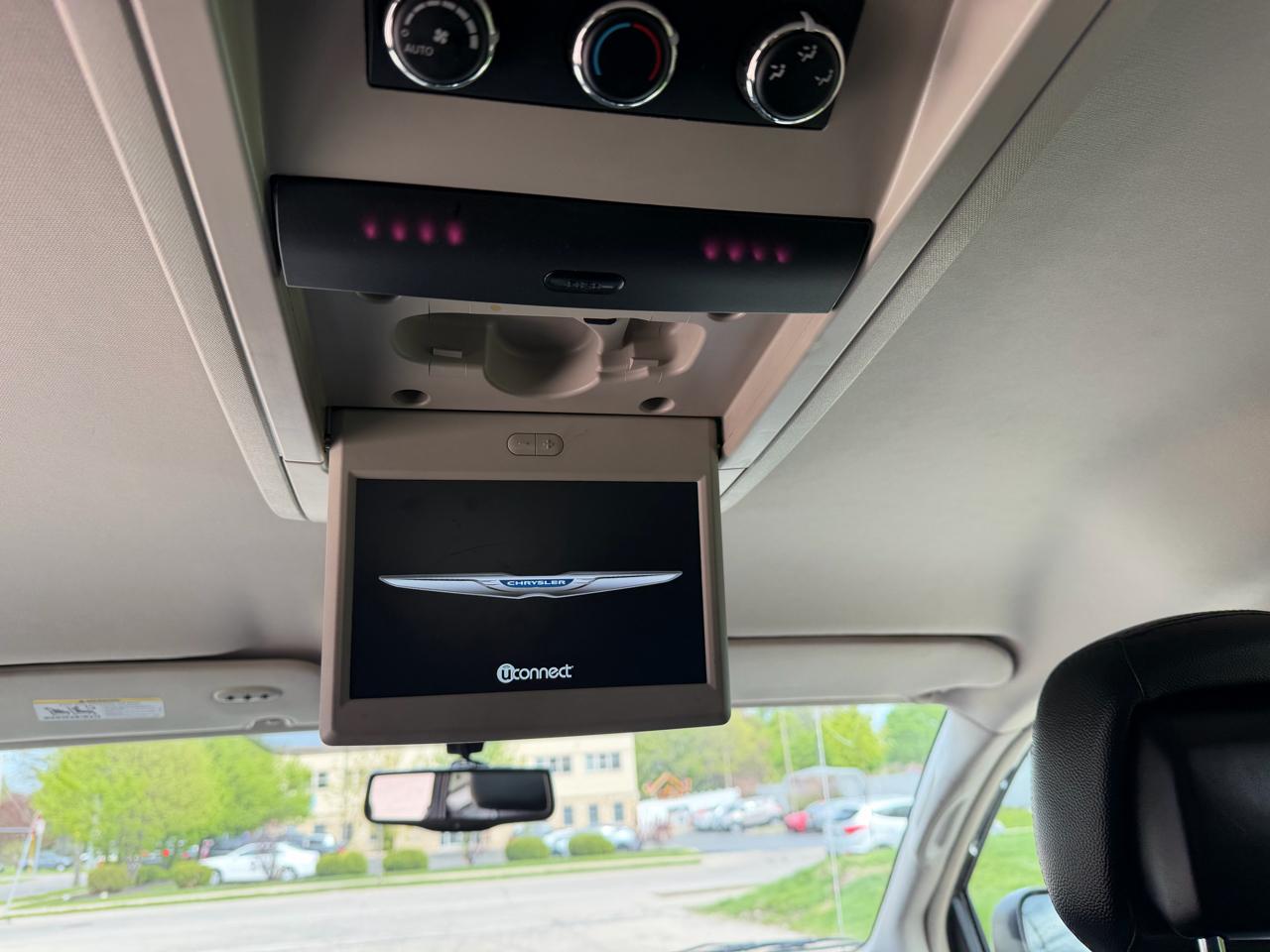 Chrysler Town & Country Touring-L 2015