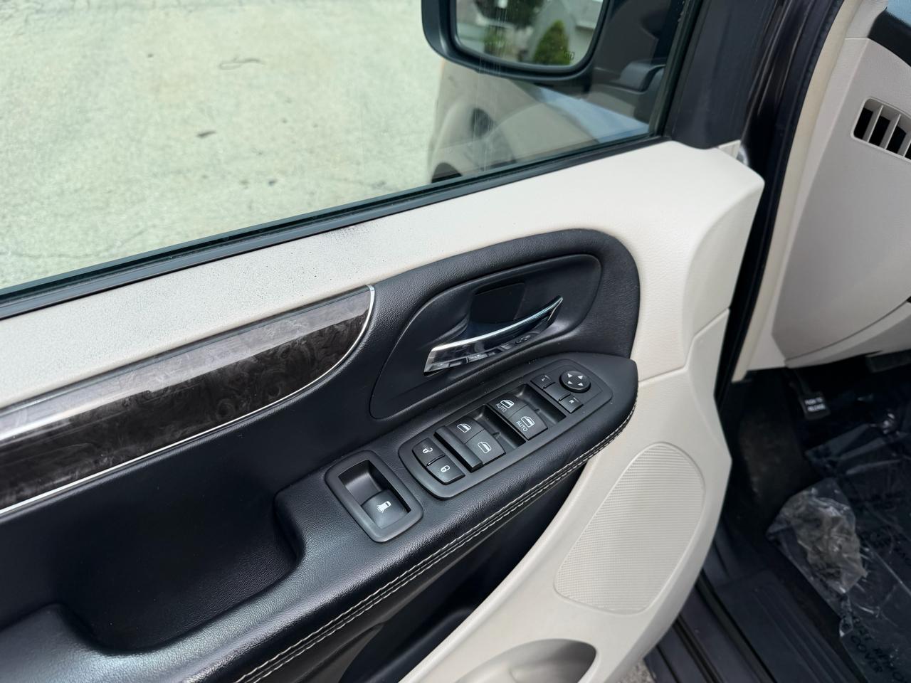 Chrysler Town & Country Touring-L 2015