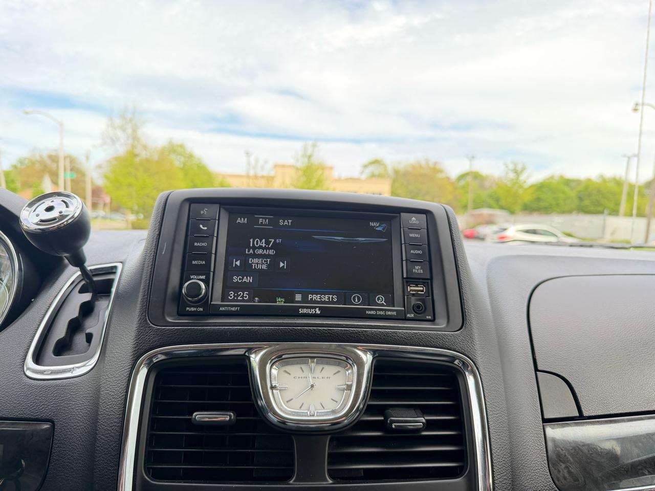 Chrysler Town & Country Touring-L 2015