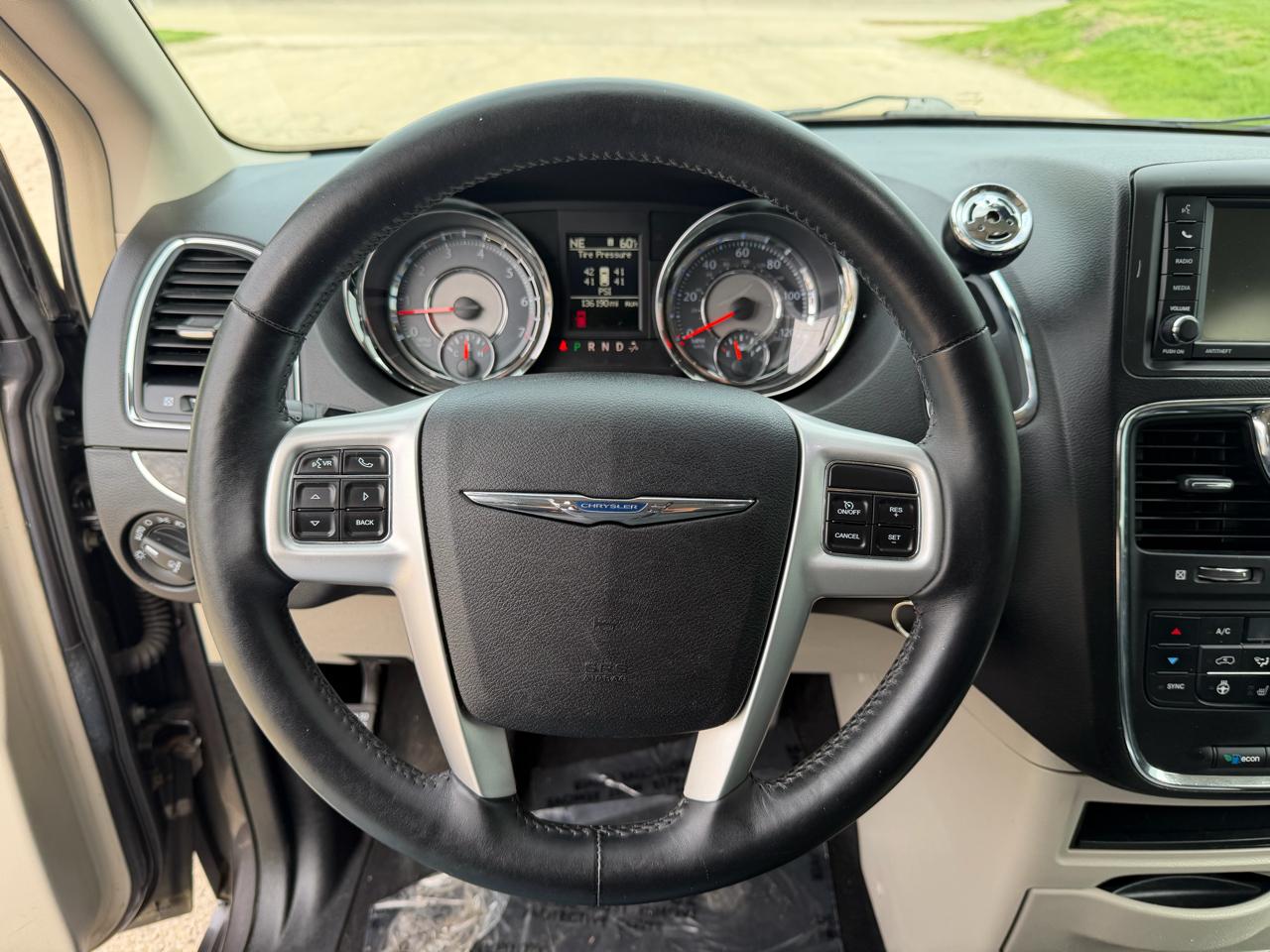 Chrysler Town & Country Touring-L 2015