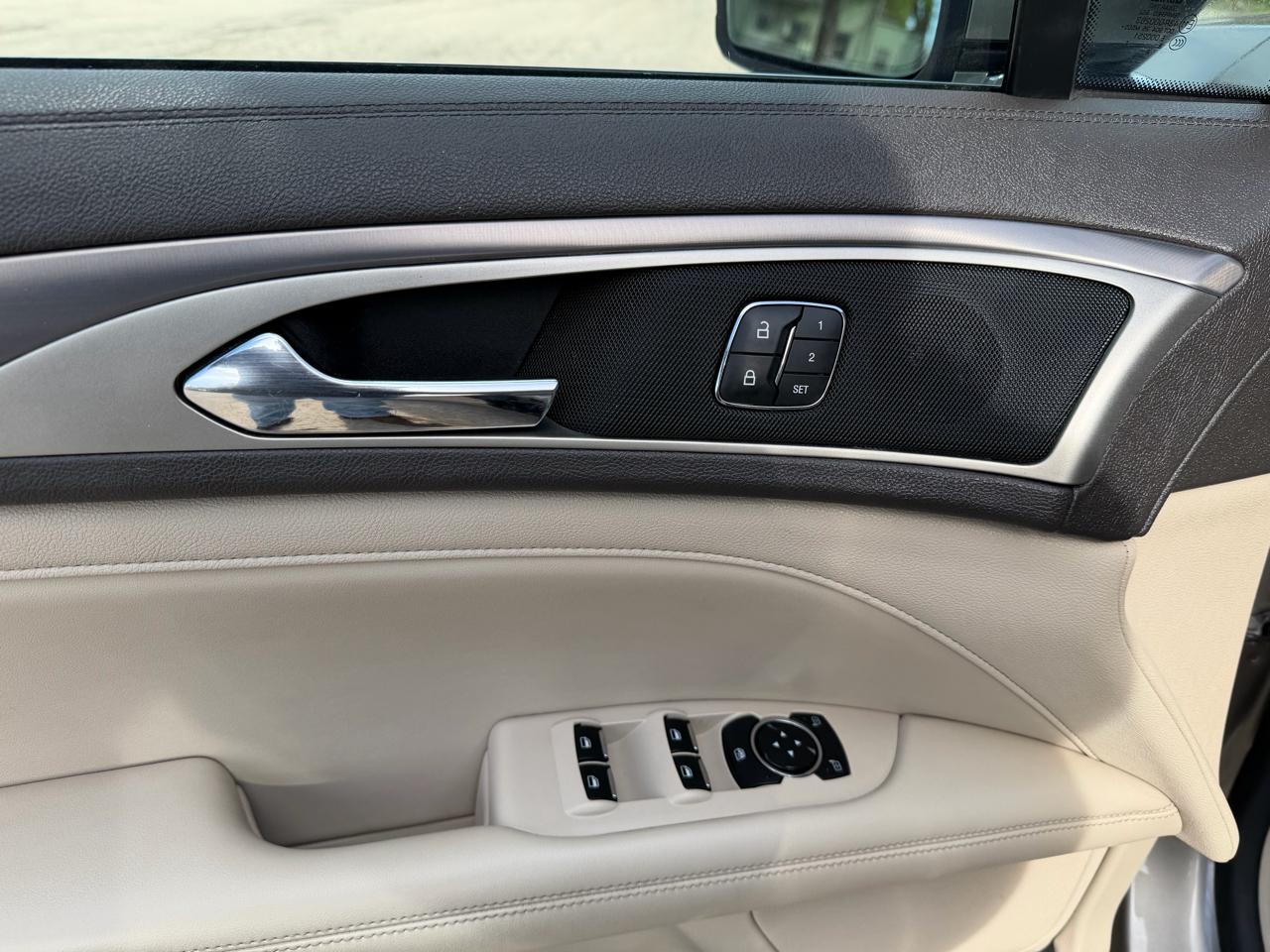 Lincoln MKZ Base 2020