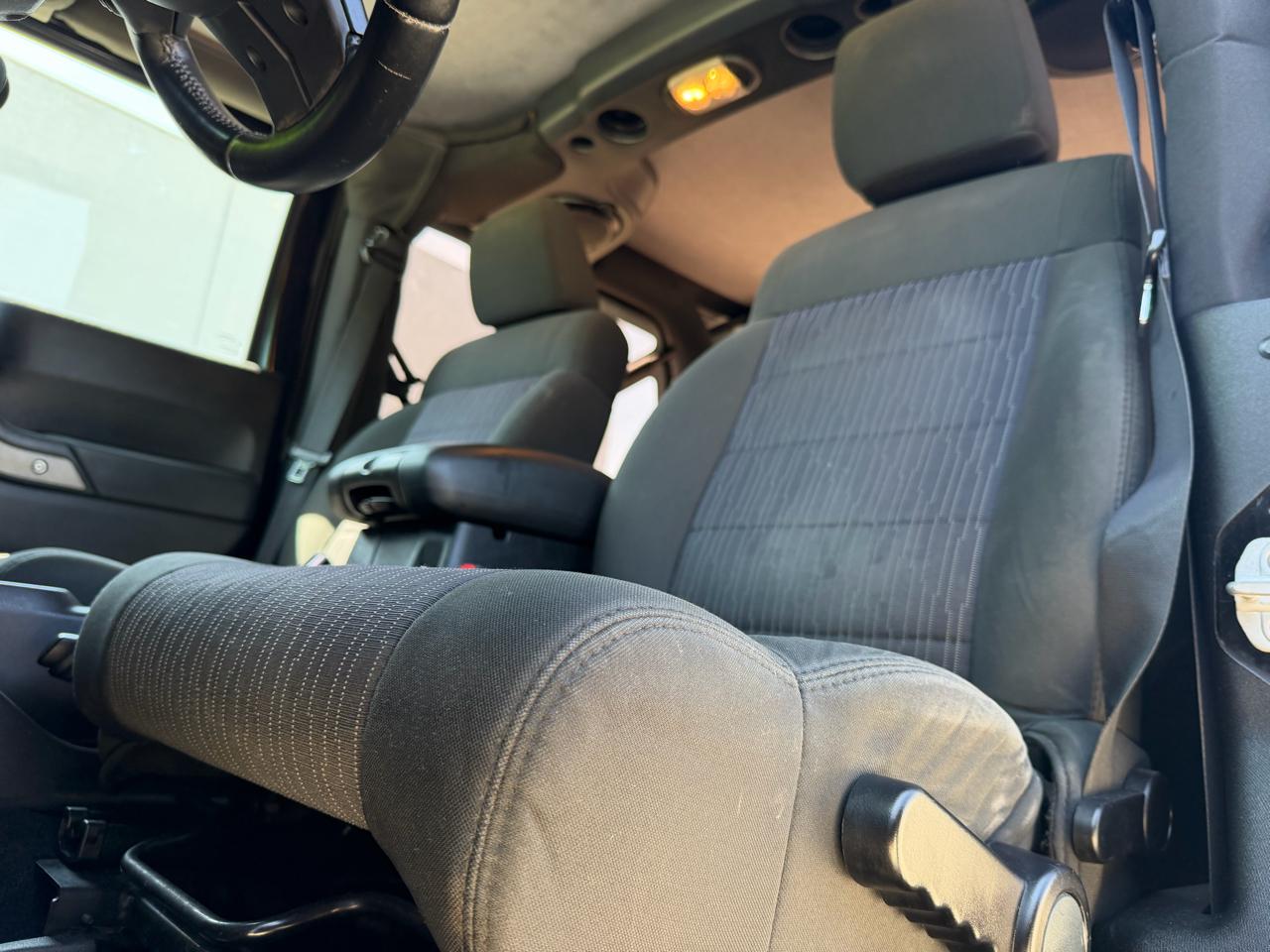Jeep Wrangler Sport 4WD 2012