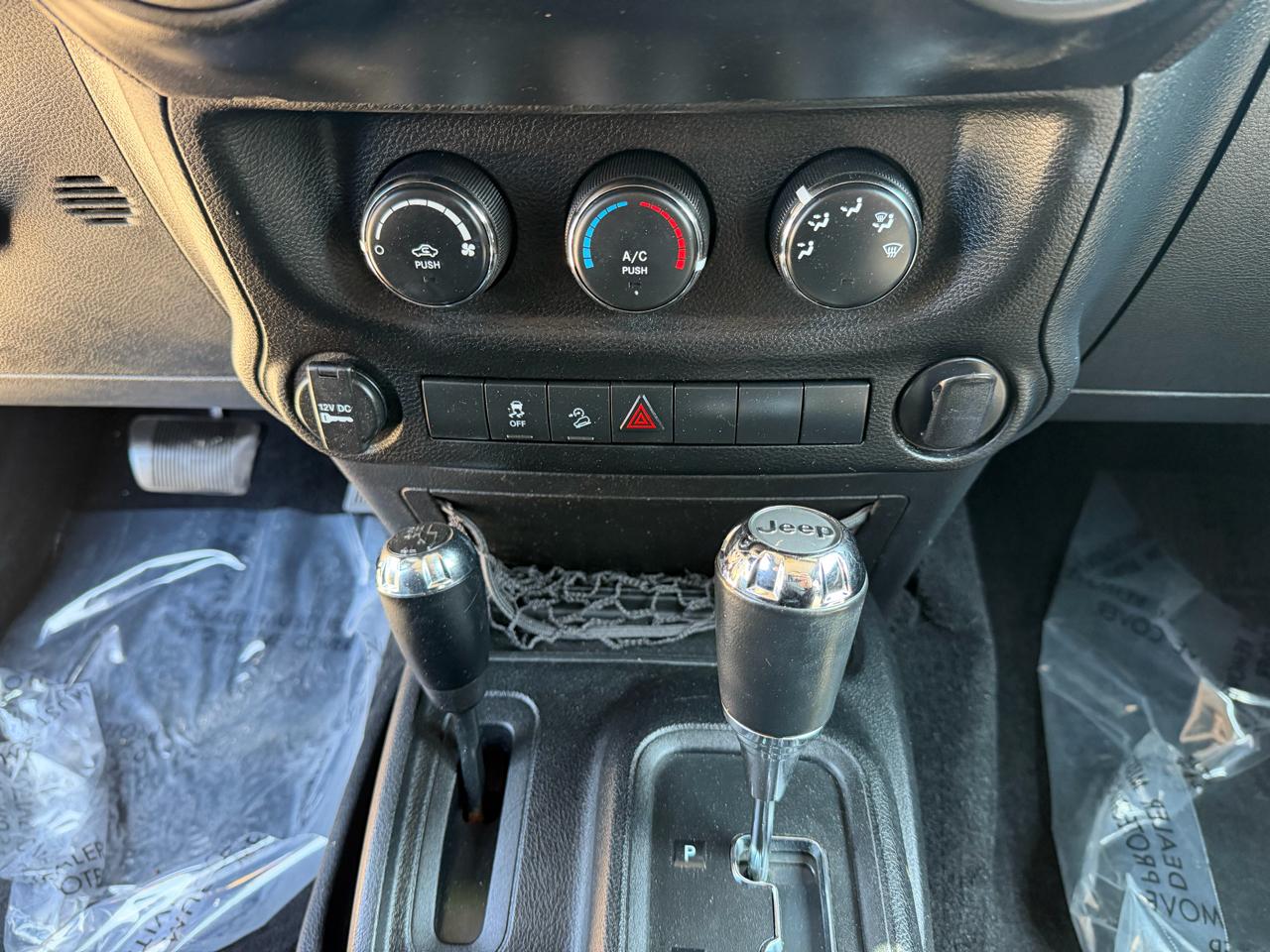 Jeep Wrangler Sport 4WD 2012