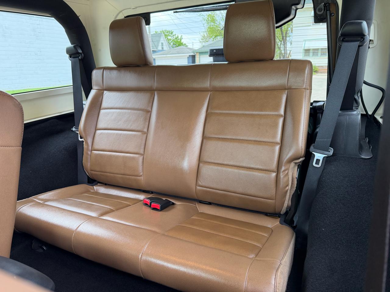 Jeep Wrangler Sahara 4WD 2011