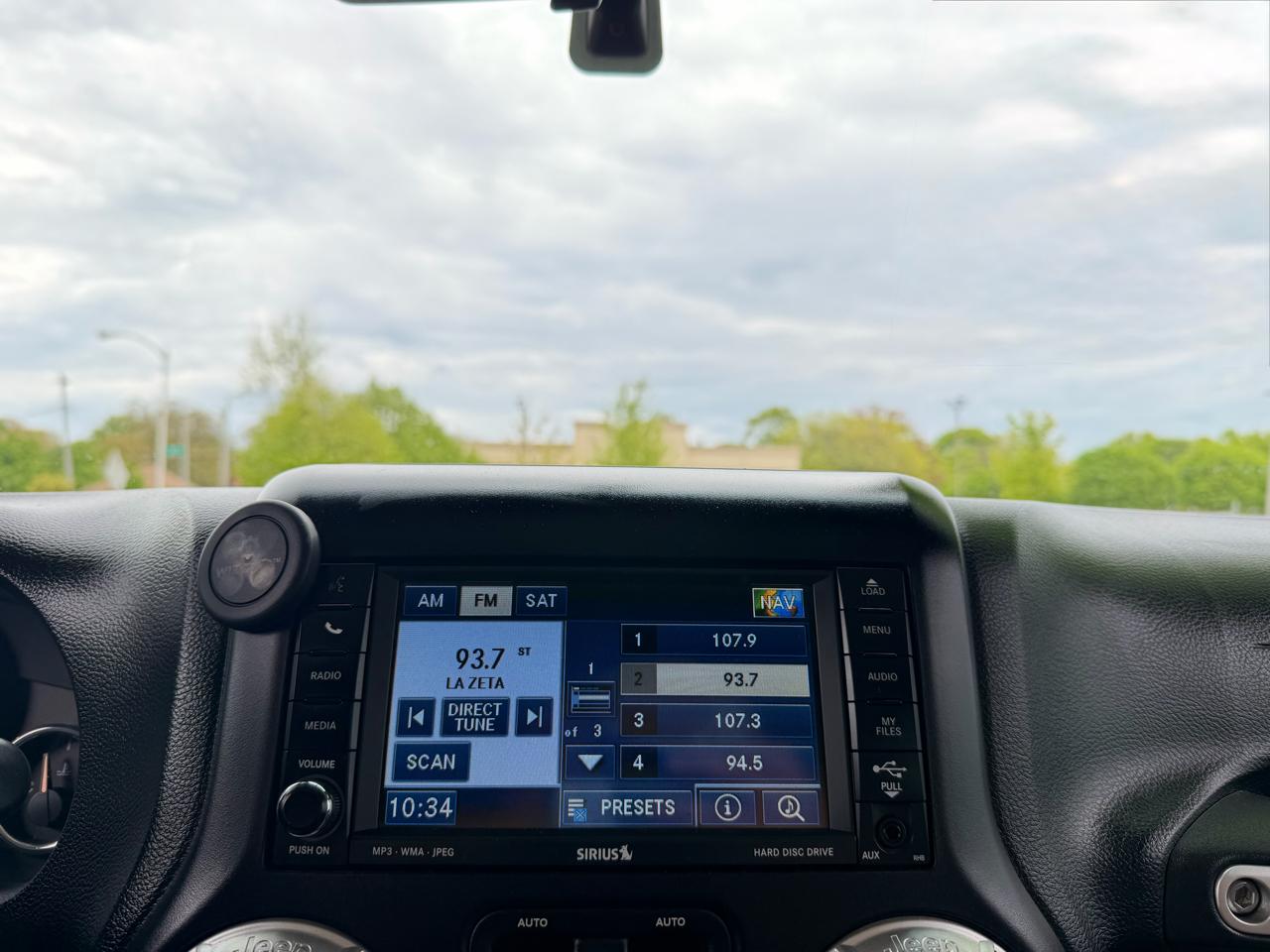Jeep Wrangler Sahara 4WD 2011