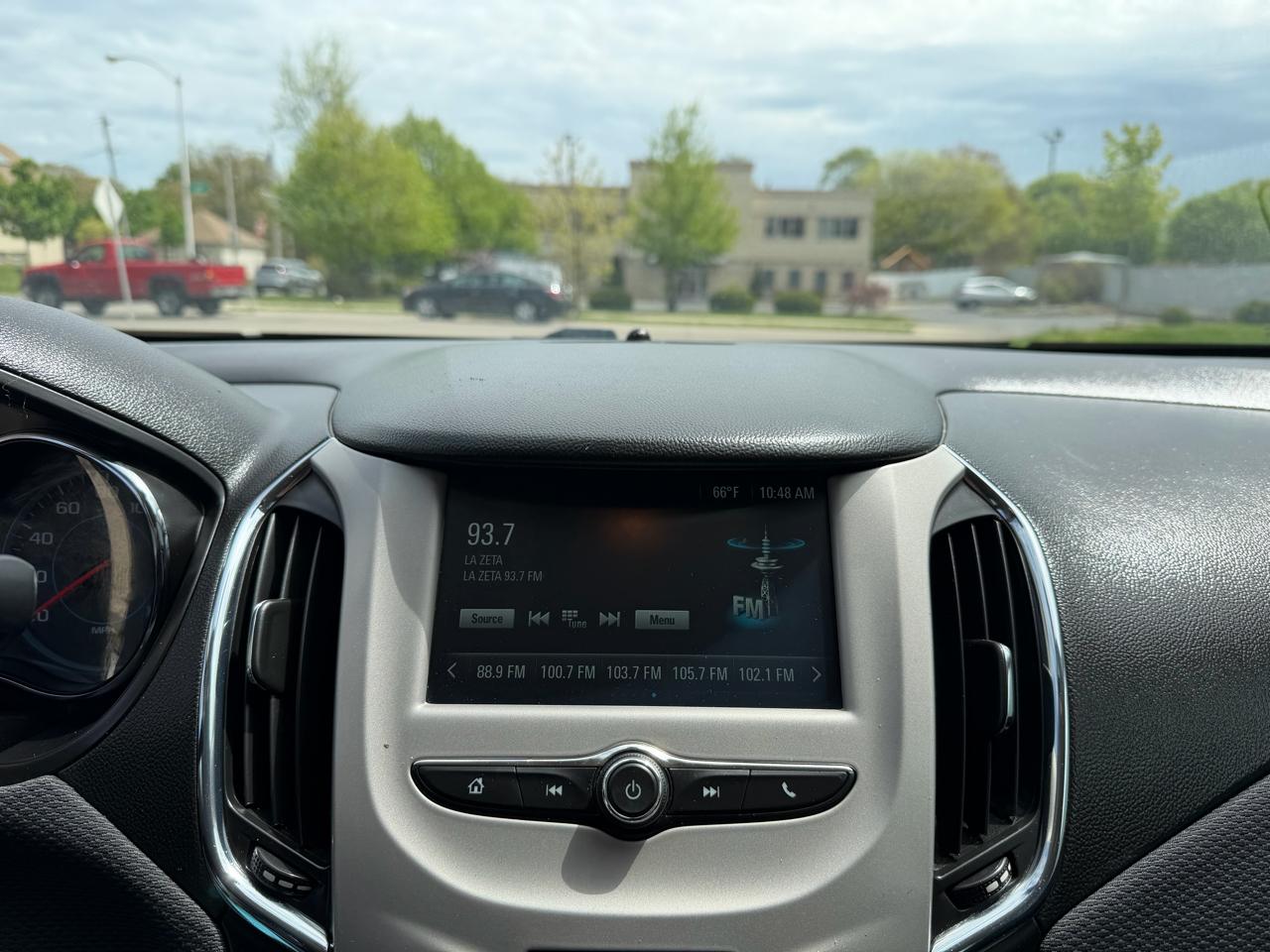 Chevrolet Cruze LS Auto 2017