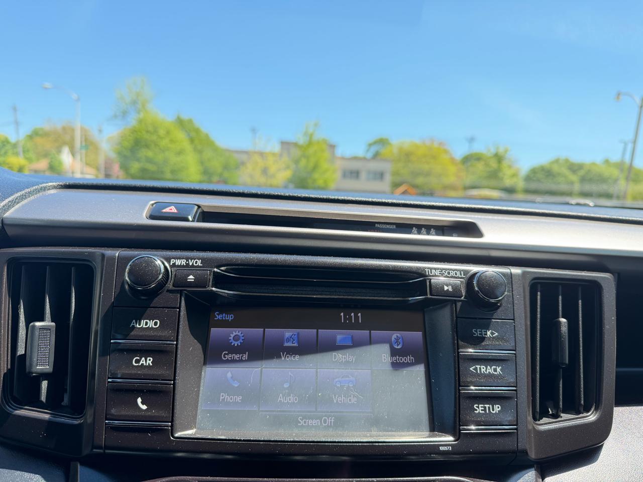 Toyota RAV4 LE AWD 2018