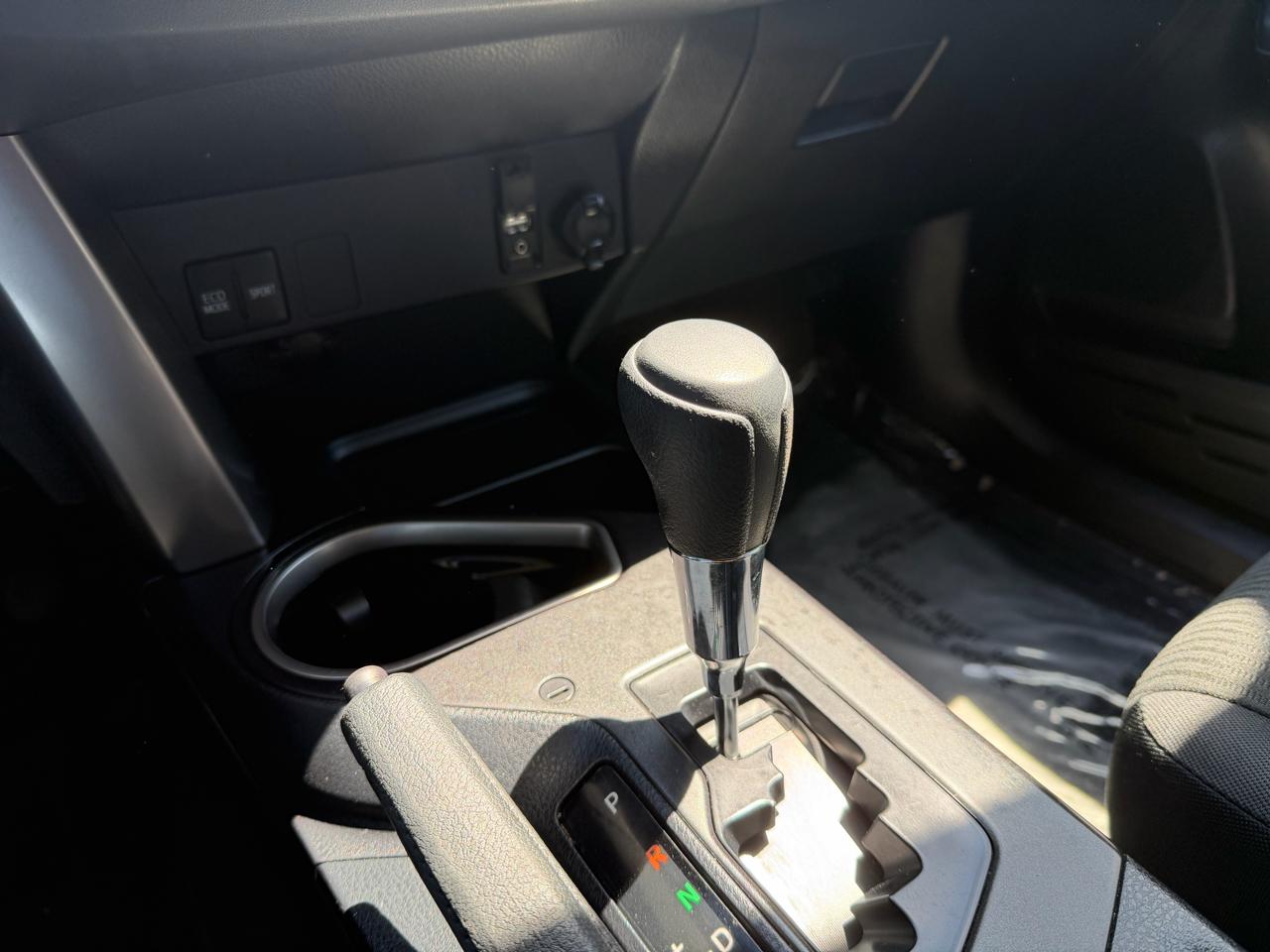 Toyota RAV4 LE AWD 2018