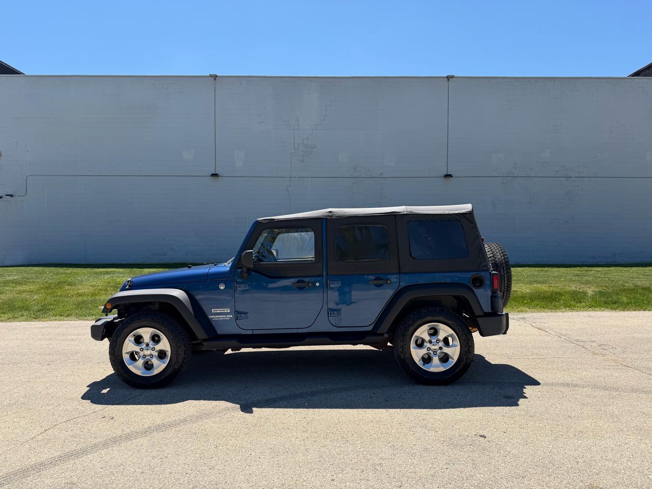Jeep Wrangler Unlimited Sport 4WD 2010