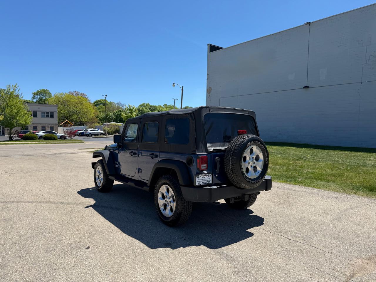 Jeep Wrangler Unlimited Sport 4WD 2010