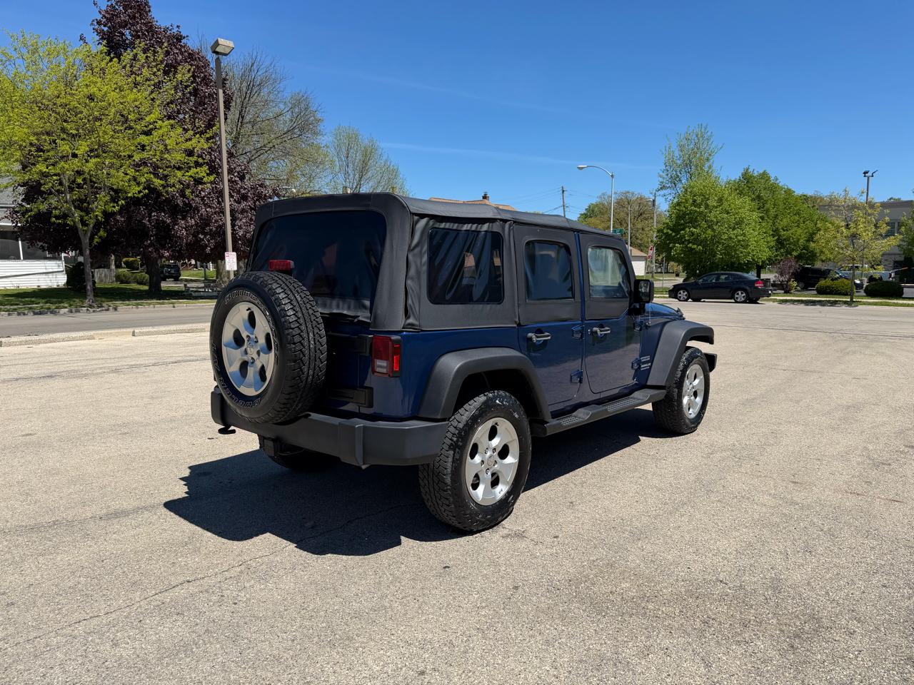 Jeep Wrangler Unlimited Sport 4WD 2010