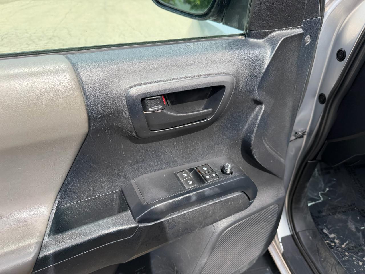 Toyota Tacoma SR5 Access Cab I4 6AT 2WD 2020
