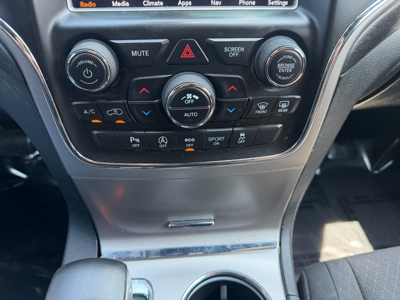 Jeep Grand Cherokee Laredo 4WD 2018