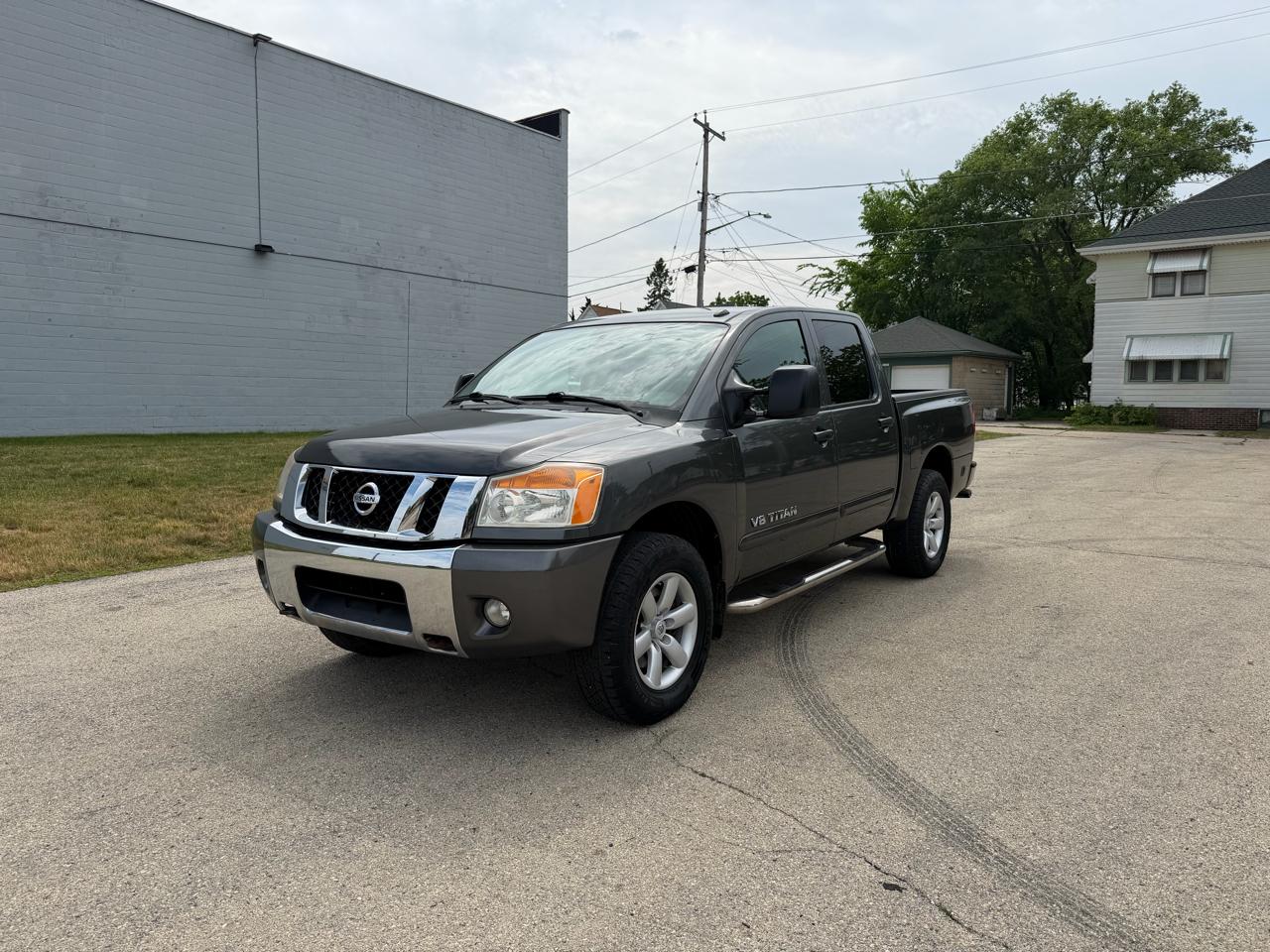 Nissan Titan S Crew Cab 4WD 2011
