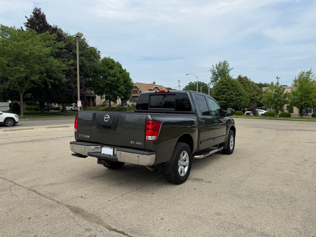 Nissan Titan S Crew Cab 4WD 2011