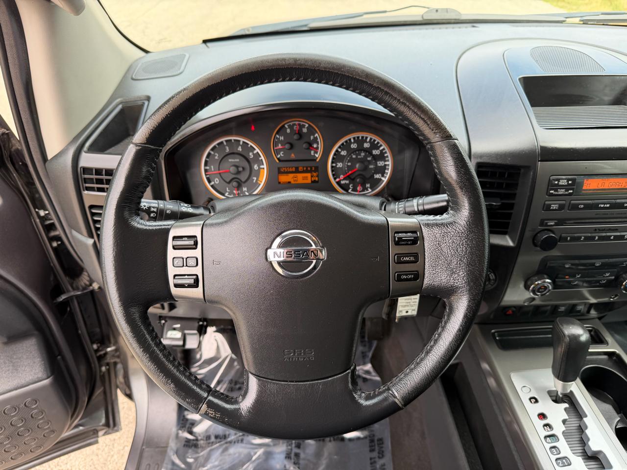 Nissan Titan S Crew Cab 4WD 2011